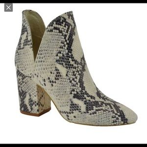 Steve Madden rookie boot in natural snake 8.5